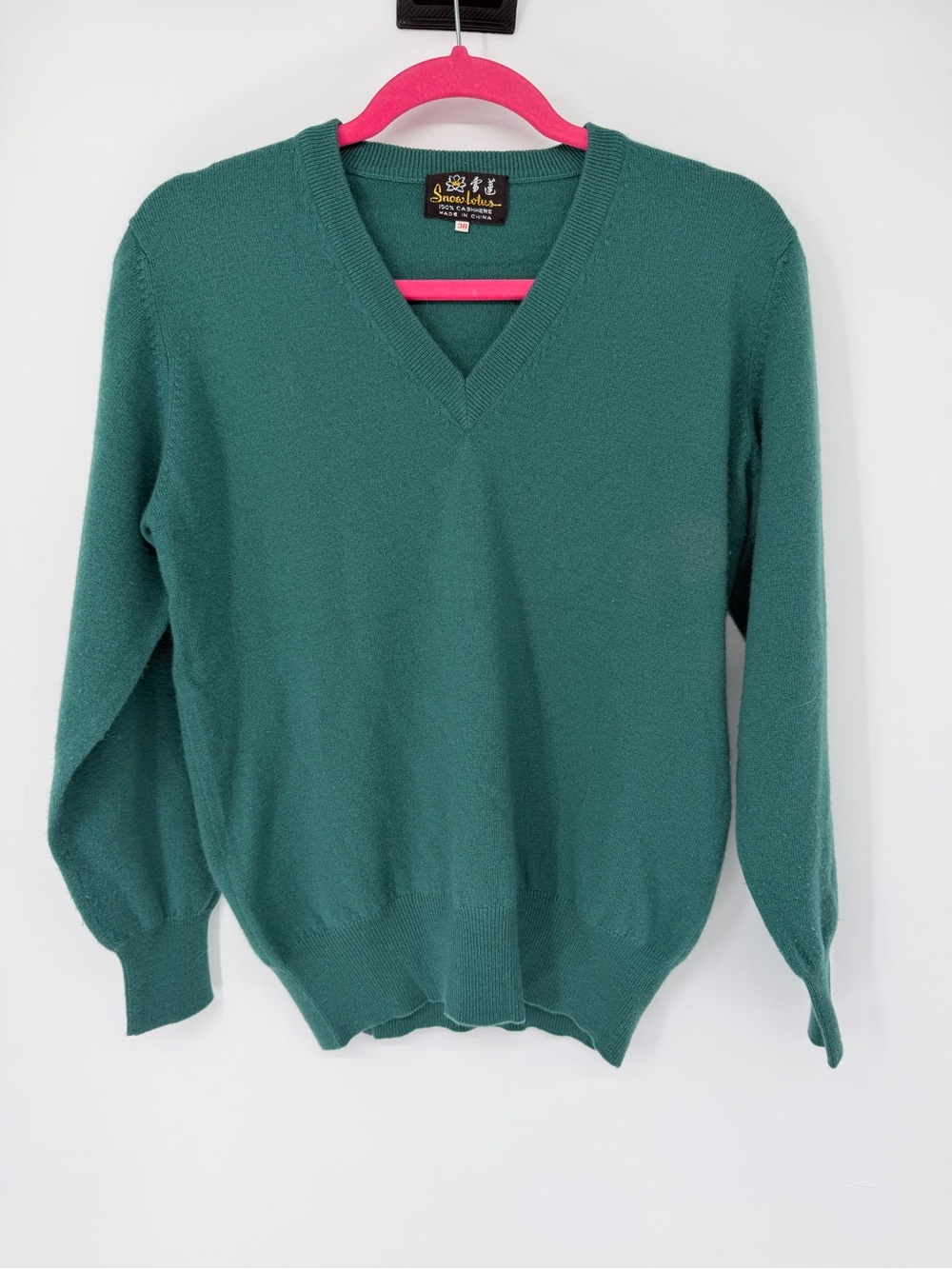 Snow Lotus cashmere sweater size small